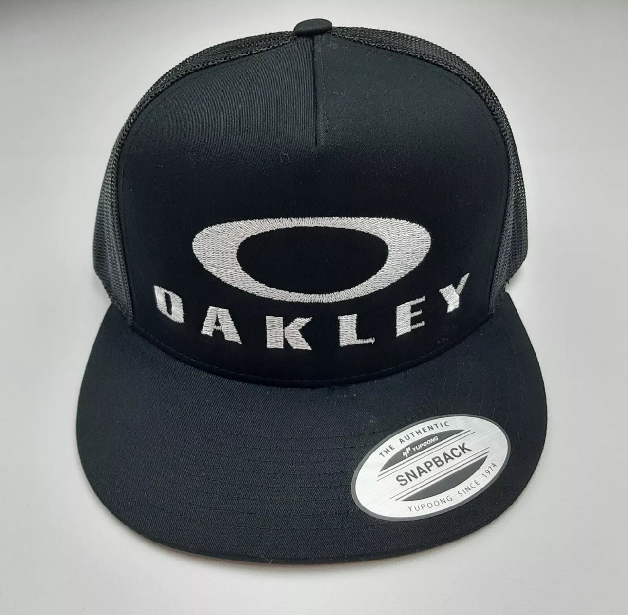 Oakley Flat Bill Mesh Snapback Embroidered Baseball Cap Hat Black